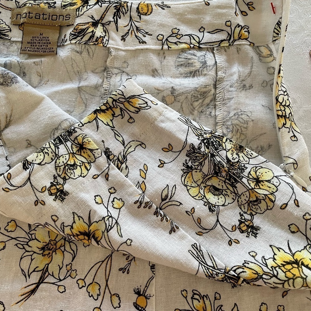 Notations floral A- line summer skirt. Size M 55% linen ,45%Rayon . Women’s - Picture 4 of 5